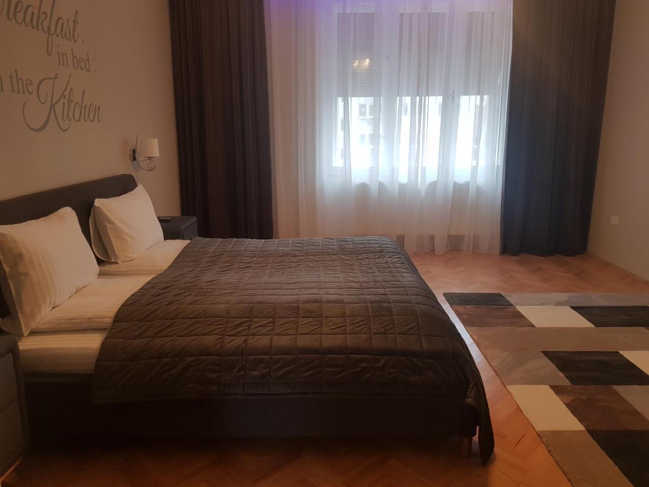 City Center Dream Apartment 티미쇼아라 외부 사진